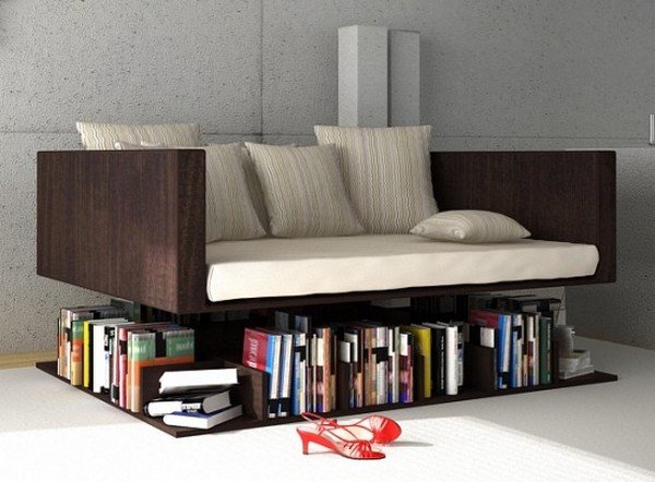 Sofa ze schowkiem na książki