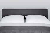 Łóżko STEEL 2 z tapicerowanym szczytem