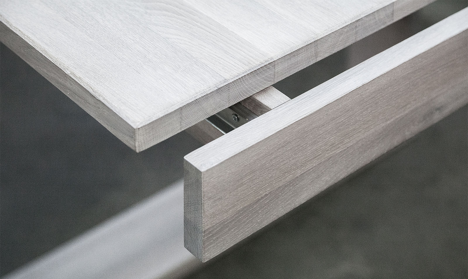 Stół MINIMAL rozkładany z drewna dębowego lub bukowego · STY2106 · The Beds