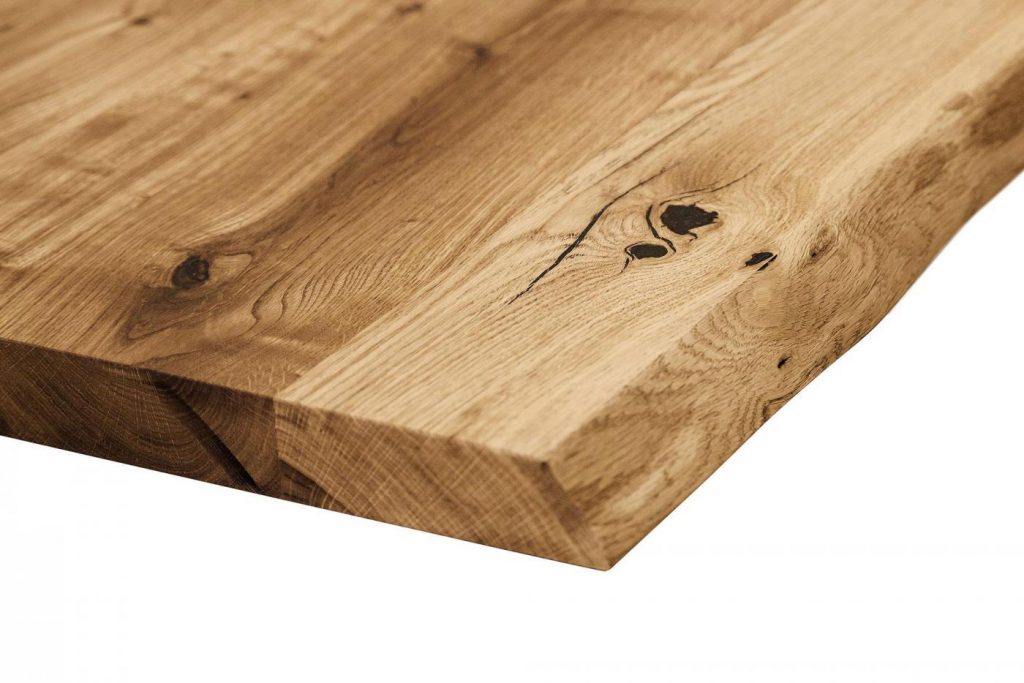 Powierzchnia stołu drewnianego