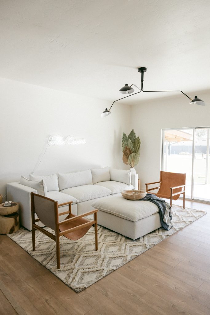 Skandynawskie / minimalistyczne wnętrze - aranżacja salonu