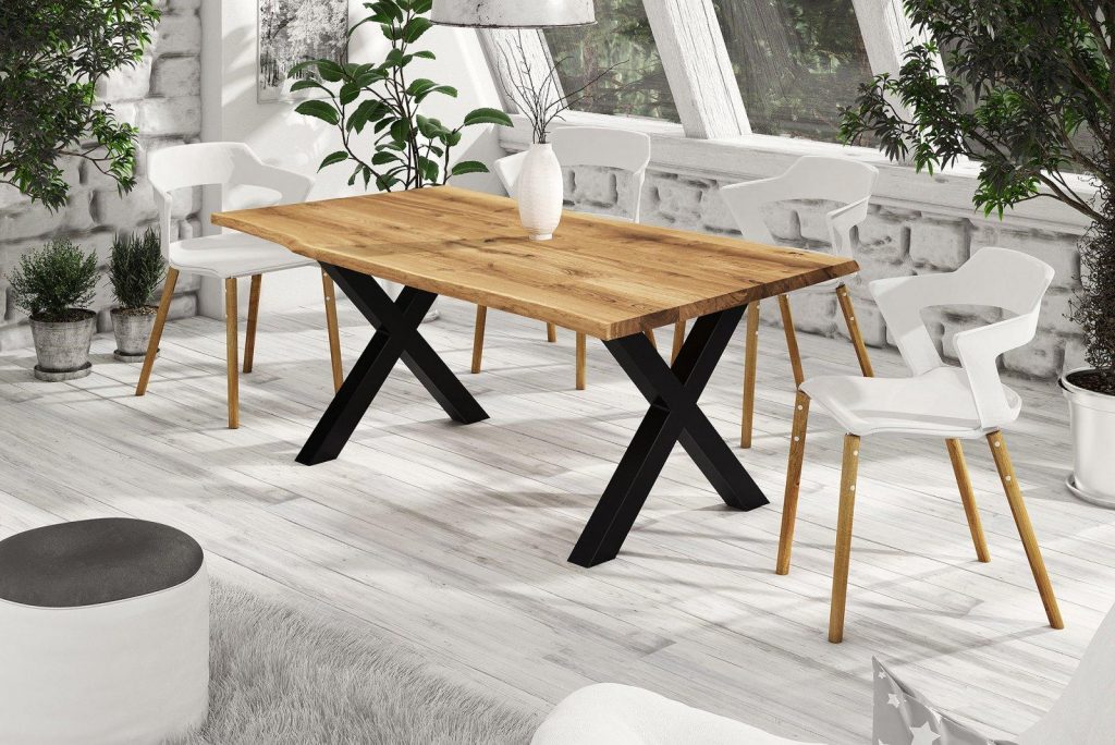 Drewniany stół do jadalni live edge