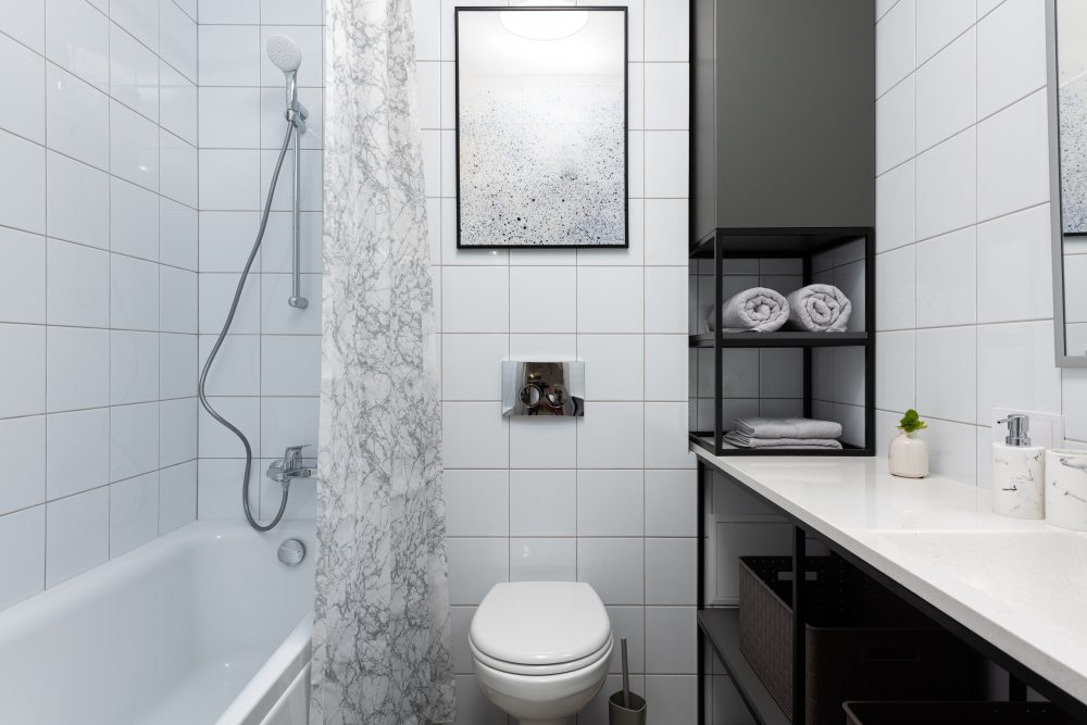 Mała łazienka — jak stworzyć funkcjonalną i estetyczną aranżację na małym metrażu?